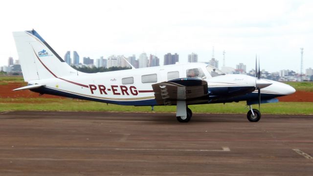 Piper Seneca (PR-ERG)