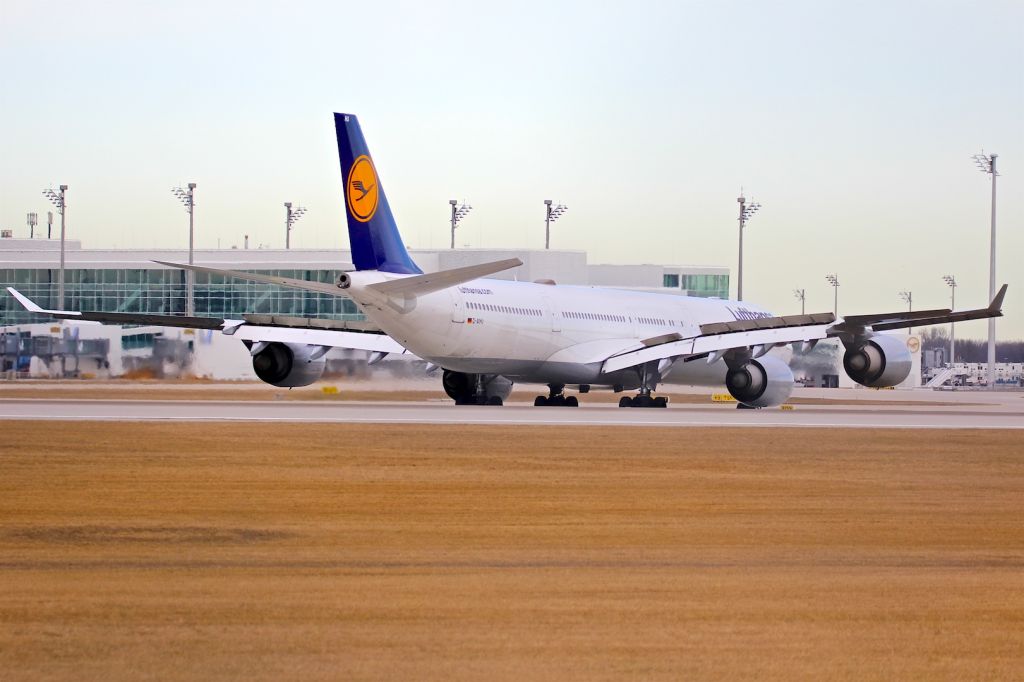 Airbus A340-600 (D-AIHU)