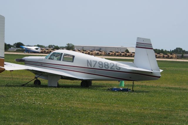 Mooney M-20 (N79825)