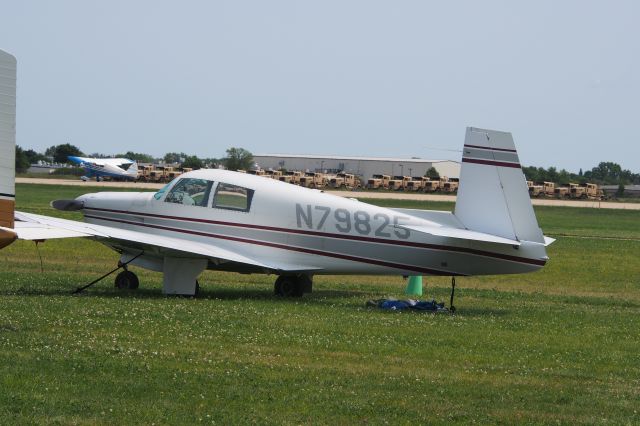 Mooney M-20 (N79825)