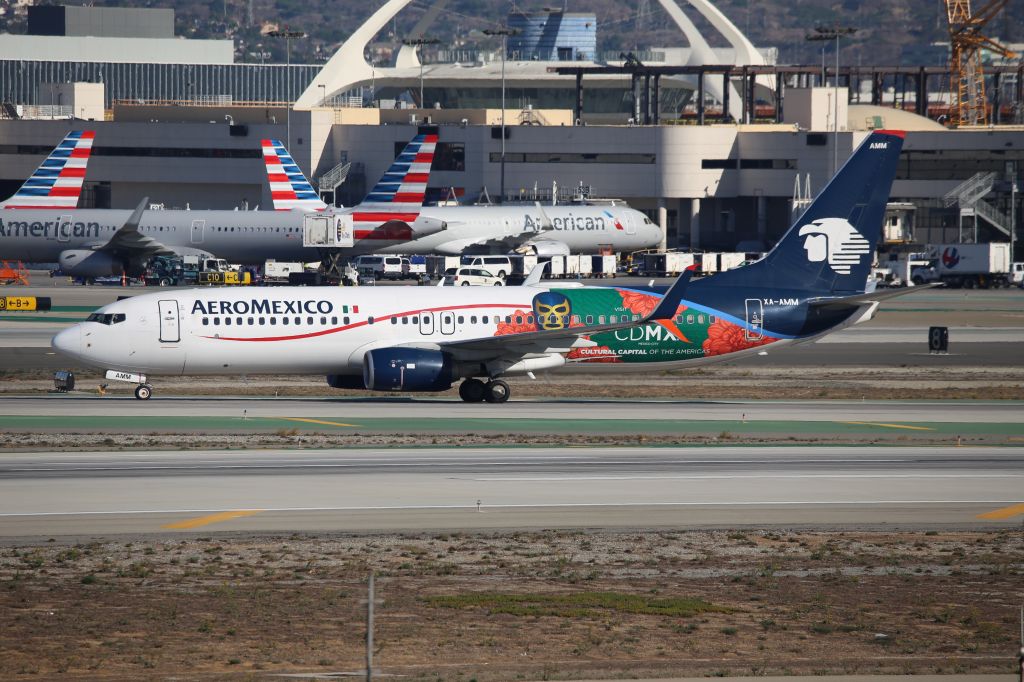 Boeing 737-800 (XA-AMM)