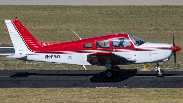 Piper Cherokee (VH-PMW)