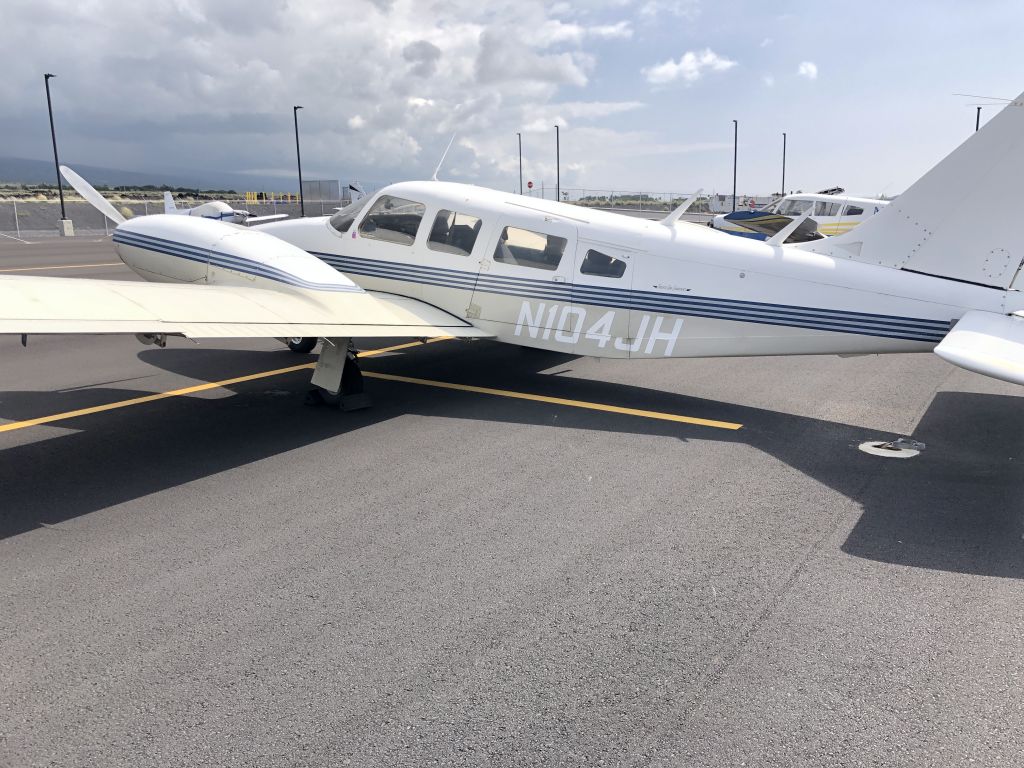 Piper Seneca (N104JH)
