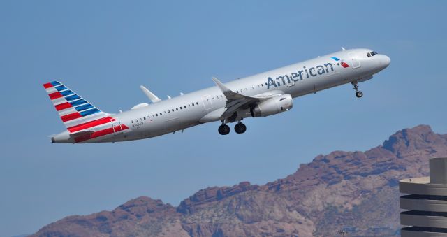 Airbus A321 (N145AN) - phoenix sky harbor international airport 18MAR21