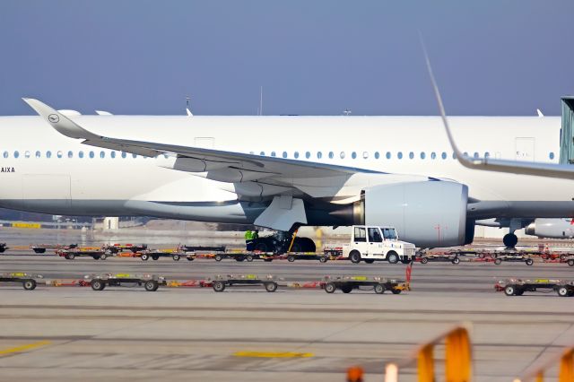 Airbus A350-900 (D-AIXA)