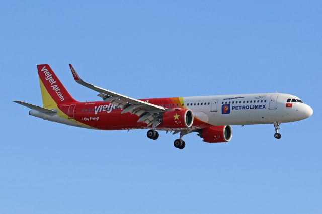 Airbus A321neo (VN-A693) - "Petrolimex" livery