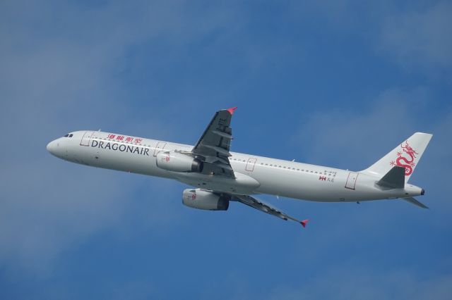Airbus A321 (B-HTE)