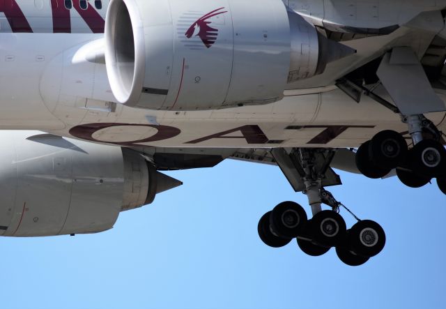 BOEING 777-200LR (A7-BBD)