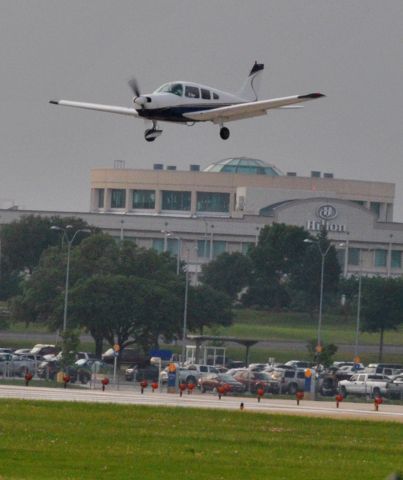 Piper Cherokee (N8165C)