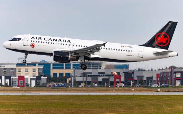Airbus A320 (C-FCQD)