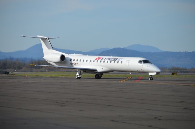 Embraer ERJ-145 (N844HK) - ASQ7062 pulling up to the gate after arriving from Reno/Tahoe (KRNO/RNO). Glad to catch this airframe and livery in much clearer conditions this time around.