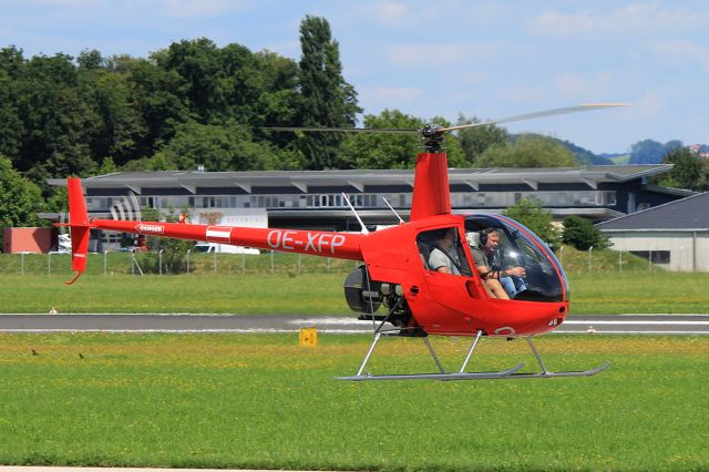 Robinson R-22 (OE-XFP)