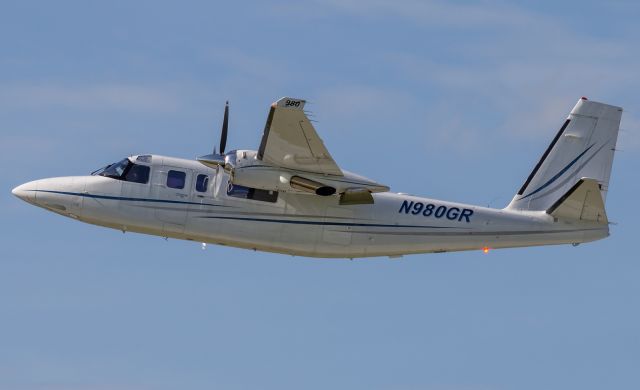 Gulfstream Aerospace Jetprop Commander (N980GR) - Gulfstream 695 climbs out of KVPZ.