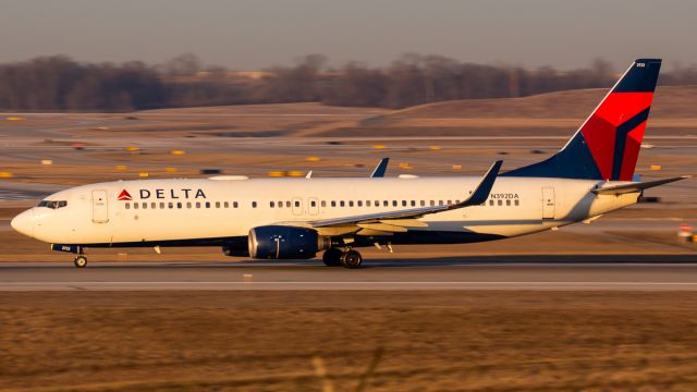 Boeing 737-800 (N392DA) - Golden hour departure to Tampa