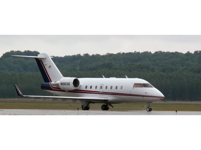 Canadair Challenger (N1903G) - A very nice business jet.