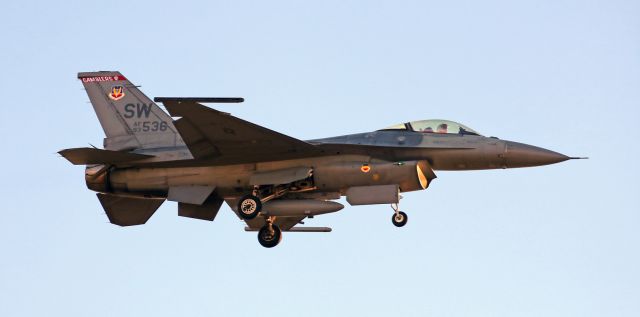 Lockheed F-16 Fighting Falcon (93-0536) - A USAF F-16CM Fighting Falcon (930536, 20th Tactical Fighter Wing, Shaw AFB, SC) glides past a temporary* media spotting position as it is about to touch down on Reno Stead Airports runway 32 yesterday evening.br /This F-16 was one of three arriving to participate in the 2018 National Championship Air Races activities at RTS. The three Viper Demonstration Team aircraft will give performances at various times during the air race activities.br /br /* -- temporarily established for 30 minutes; not a regular media location