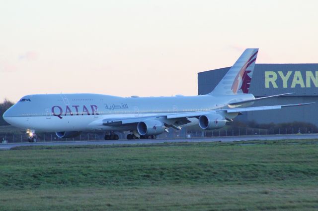 BOEING 747-8 (A7-HHF) - A Qatar Amiri Flight B747-8 BBJ taxiing to runway 22 at Stansted Airport.br /br /Location: Stansted Airport.br /Date: 26.12.22 (dd/mm/yy).