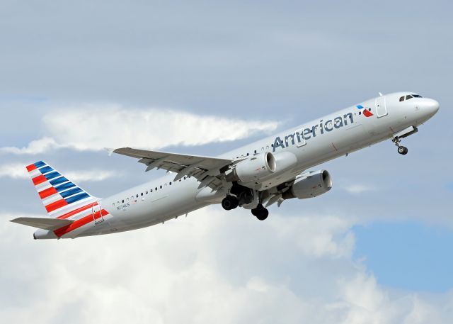 Airbus A321 (N174US)
