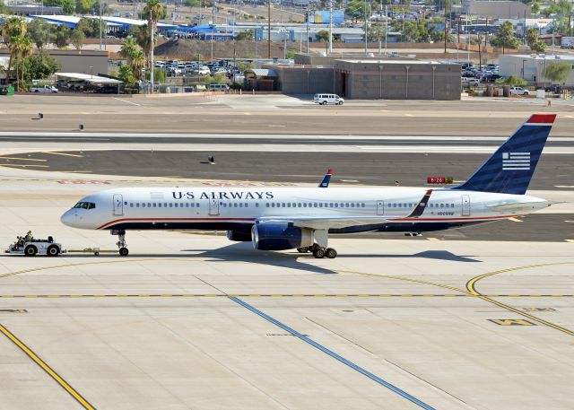 Boeing 757-200 (N909AW)