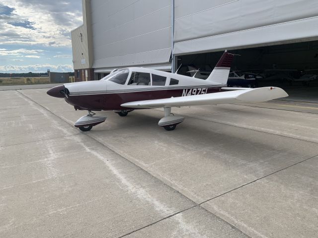 Piper Cherokee (N4975L)