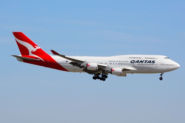 Boeing 747-400 (VH-OEG) - Qantas - VH-OEG - B747-400 - Arriving KDFW 02/21/2014