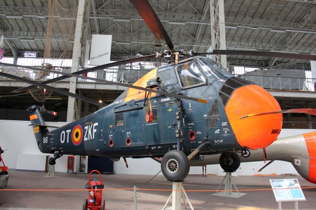— — - Sikorsky H-34/S-58 Choctawbr /Royal Museum of the Armed Forces, Brussels, Belgiumbr /Photo: 17.06.2015