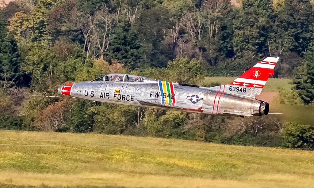 North American Super Sabre (N2011V)