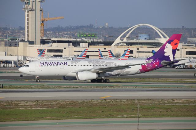 Airbus A330-200 (N385HA)