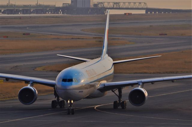 Airbus A330-300 (HL7524)