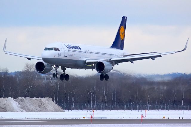 Airbus A320 (D-AIUR)