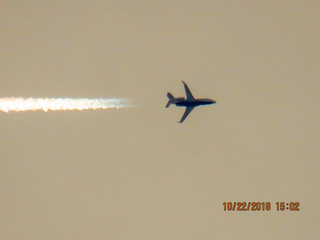 Dassault Falcon 900 (N7KM)