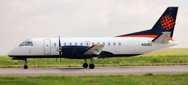 Saab 340 (N424XJ) - Taxiing WB on EA