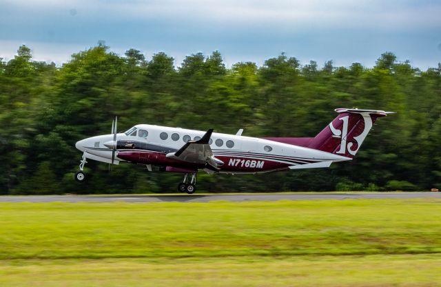 Beechcraft Super King Air 350 (N716BM)