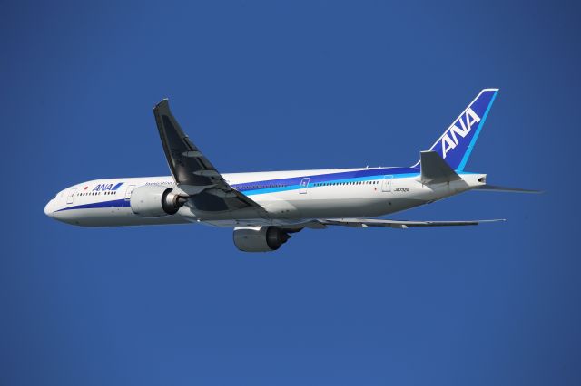 BOEING 777-300ER (JA732A)