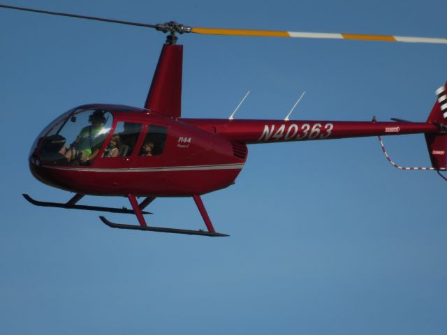 Robinson R-44 (N40363)