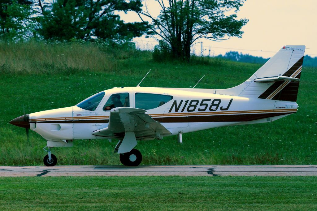 Rockwell Commander 114 (N1858J)