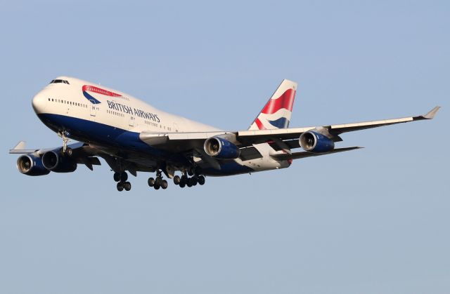 Boeing 747-400 (G-BNLY)