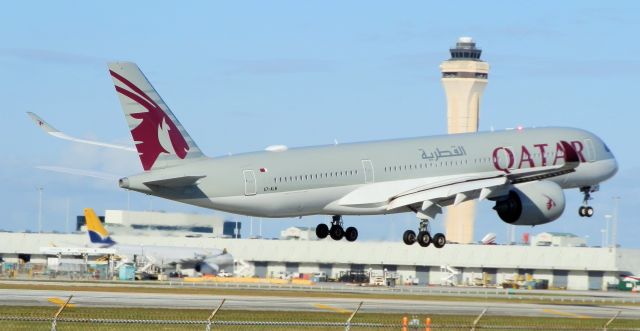 Airbus A350-900 (A7-ALW)