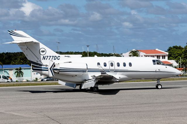 Hawker 800 (N777DC)