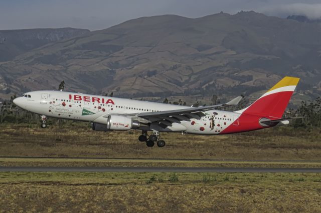 Airbus A330-200 (EC-MJA) - The EC-MJA wearing a special livery promoting the Spanish store "El Corte Inglés"