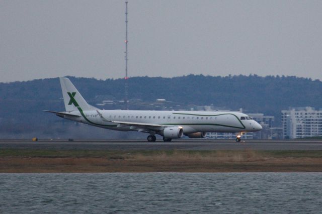 Embraer ERJ-190 (9H-FAB)