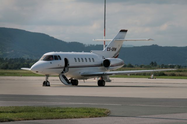 Hawker 800 (CS-DRW) - Raytheon Hawker 800 XPi  -  NetJets Europe  -  Graz 08.08.2012