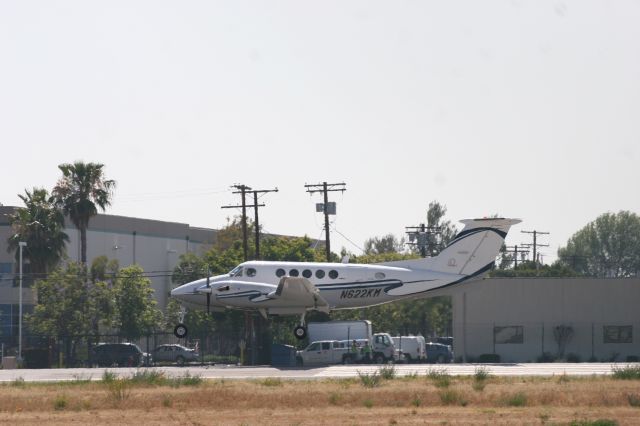 Beechcraft Super King Air 200 (N622KM)