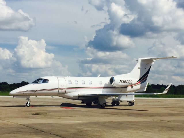 Embraer Phenom 300 (EJA360)