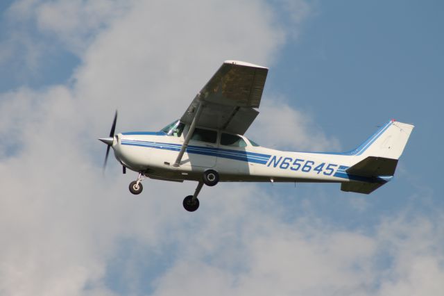 Cessna Skyhawk (N65645)