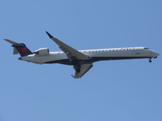 Canadair Regional Jet CRJ-900 —