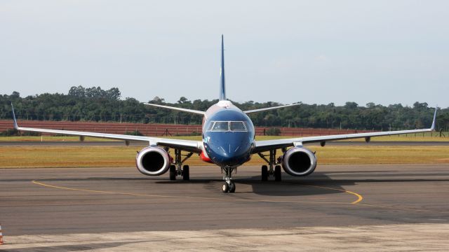 Embraer ERJ-190 (PR-AUQ)