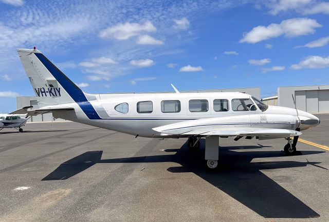 Piper Navajo (VH-KIY)