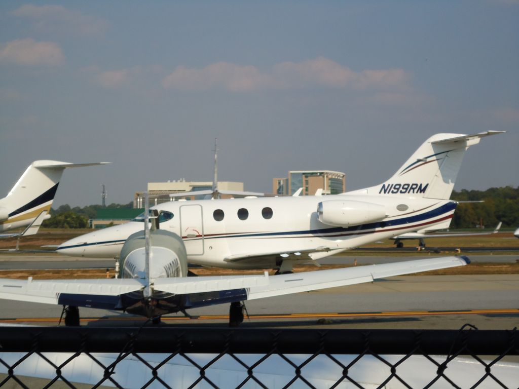 Beechcraft Premier 1 (N199RM) - just landed R20L 10/19/10