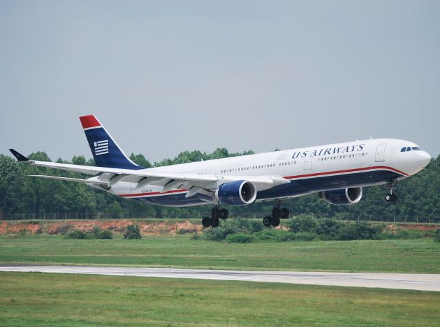 Airbus A330-300 (N274AY) - 18C - 6/4/10